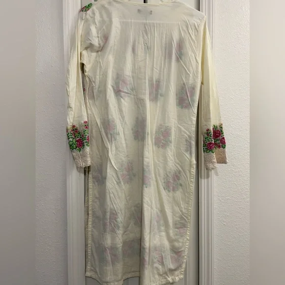 Brand New Pakistani Embroidered Kurti - Picture 2 of 4
